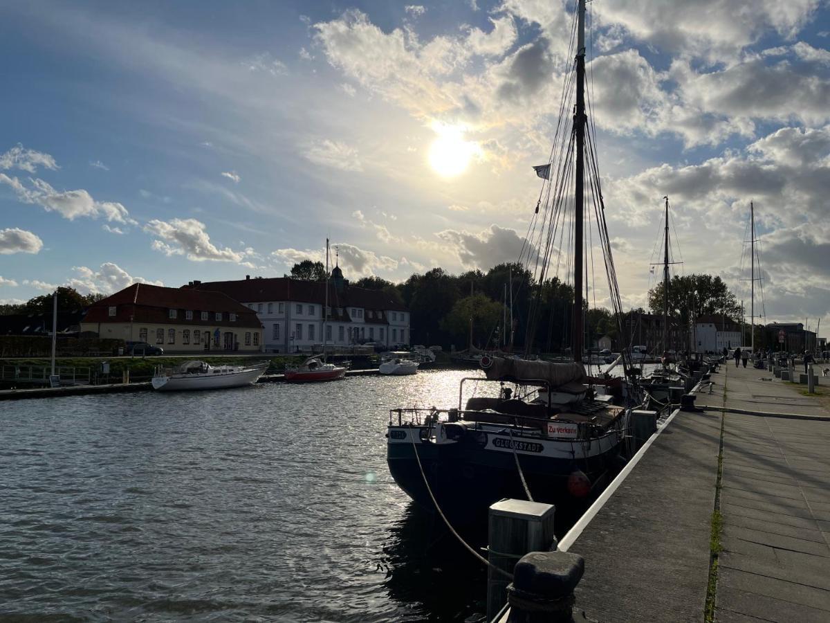 Lykkefund - Ferienwohnung in Hafennähe Glückstadt Exterior foto