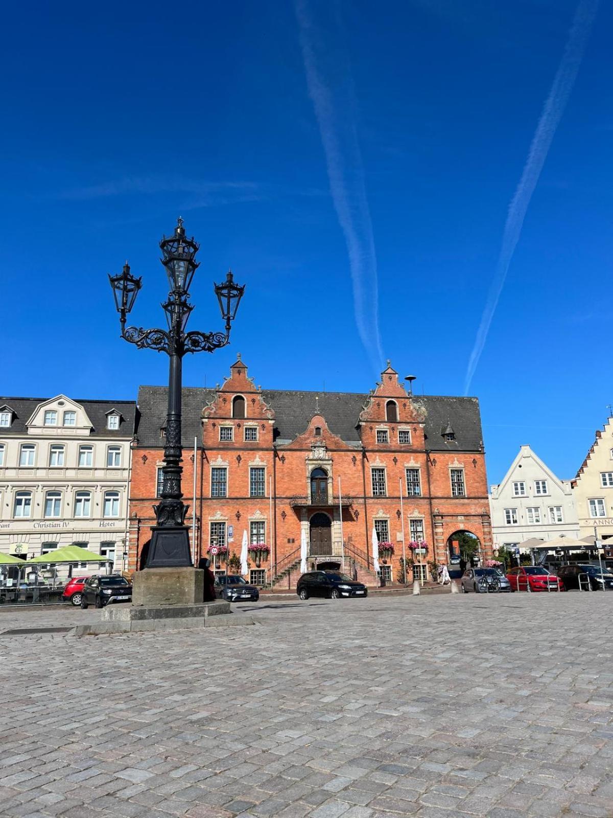 Lykkefund - Ferienwohnung in Hafennähe Glückstadt Exterior foto